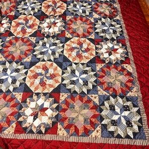 Full size quilt with two pillow case